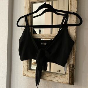Boohoo black crop top small